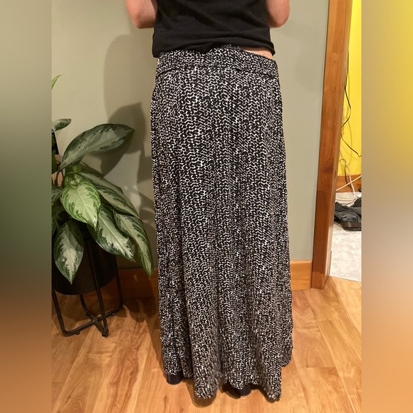 Joe fresh, size s/p, black and white - Picture 3 of 4